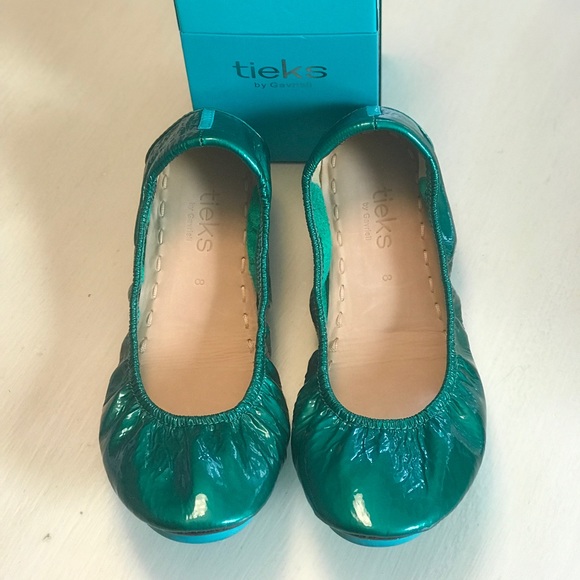 emerald green tieks